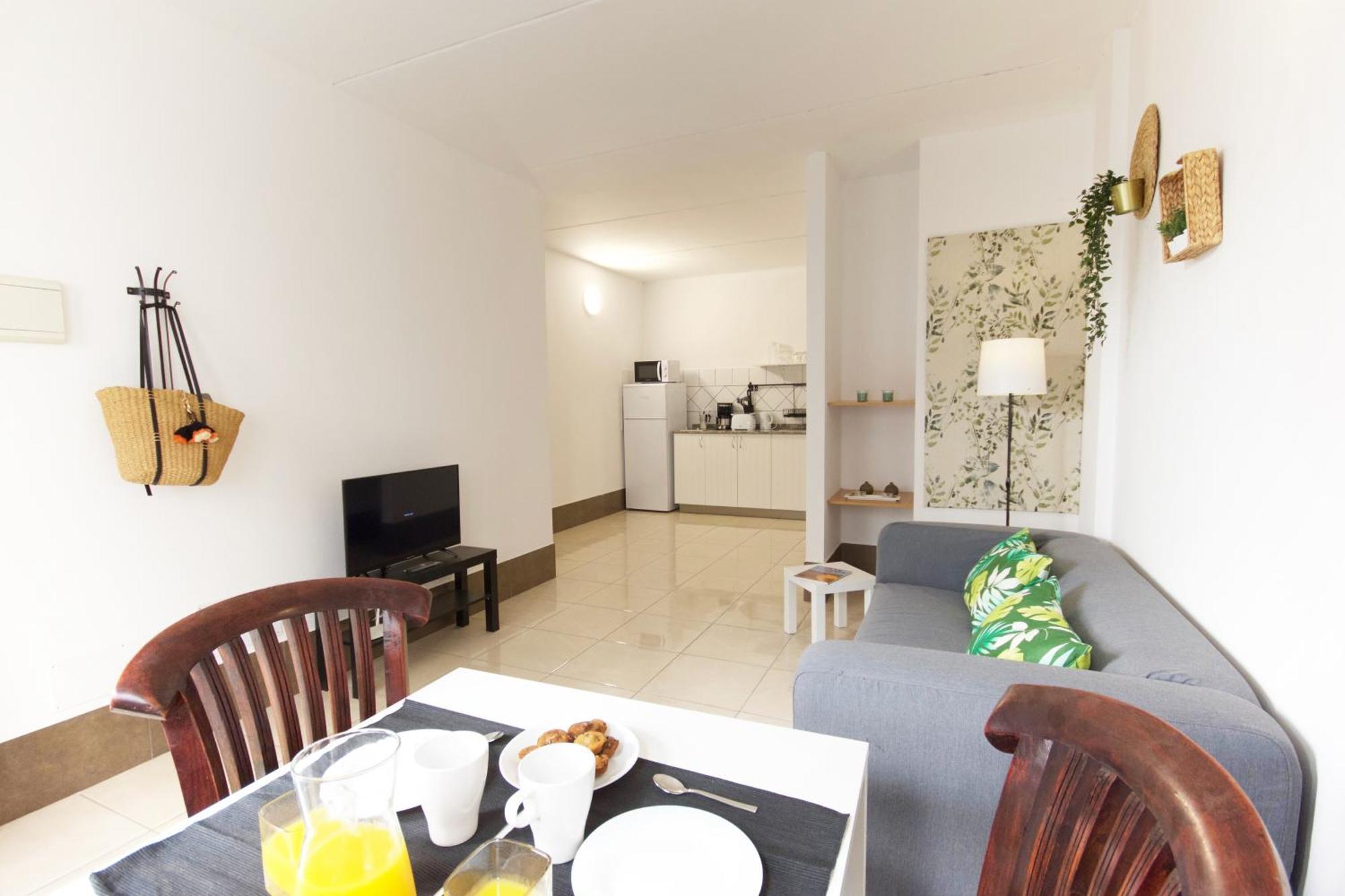 Apartamentos A 10 Minutos Del Aeropuerto Carrizal Zimmer foto